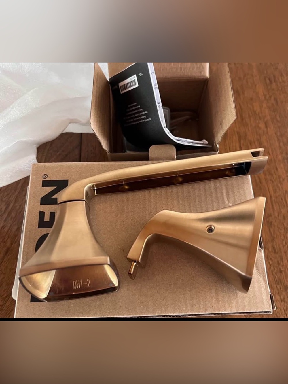 NWT Moen Voss Brushed Gold Pivoting Toilet Paper Holder YB5108BG